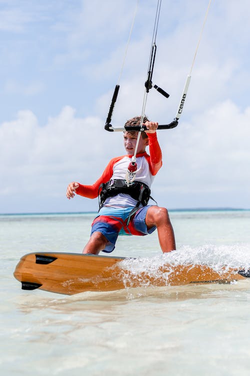 Kitesurf para crianças: Aventuras Aquáticas para Pequenos Aventureiros