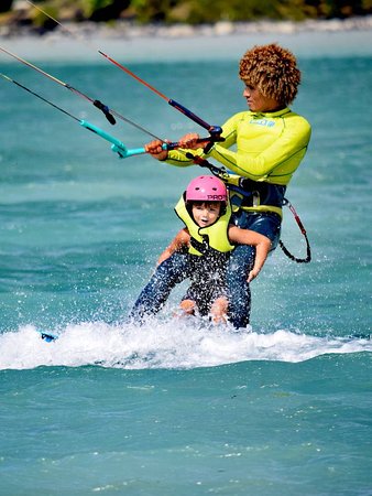 Kitesurf para crianças: Aventuras Aquáticas para Pequenos Aventureiros