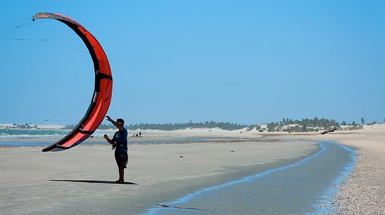 Onde praticar kitesurf no Brasil 